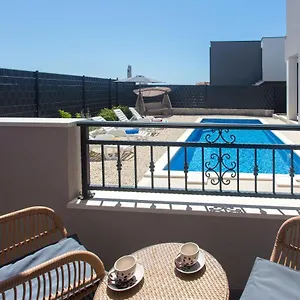 modern-apartment-with-private-swimming-pool.hotels-in-trogir.com/